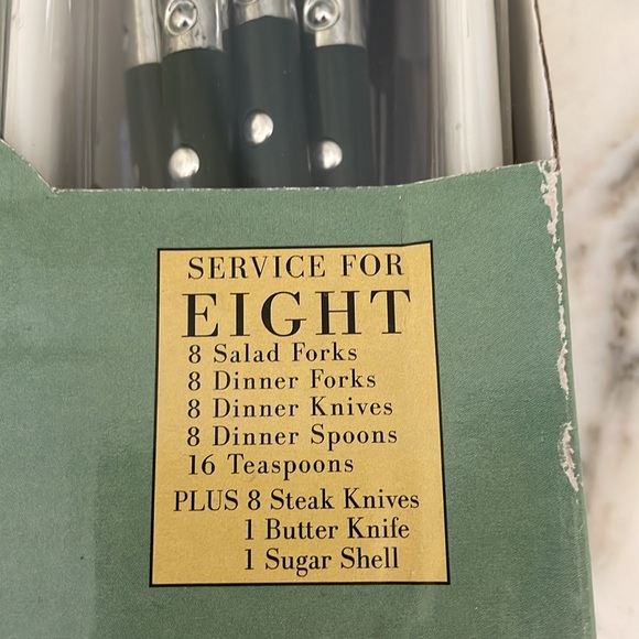 NWT Gibson Everyday Casual Living Flatware - Hunter green - 58 pcs - d/w safe - Picture 2 of 6